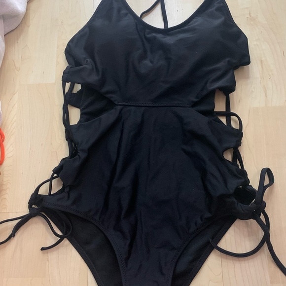Black Swim Suit - Picture 1 of 4